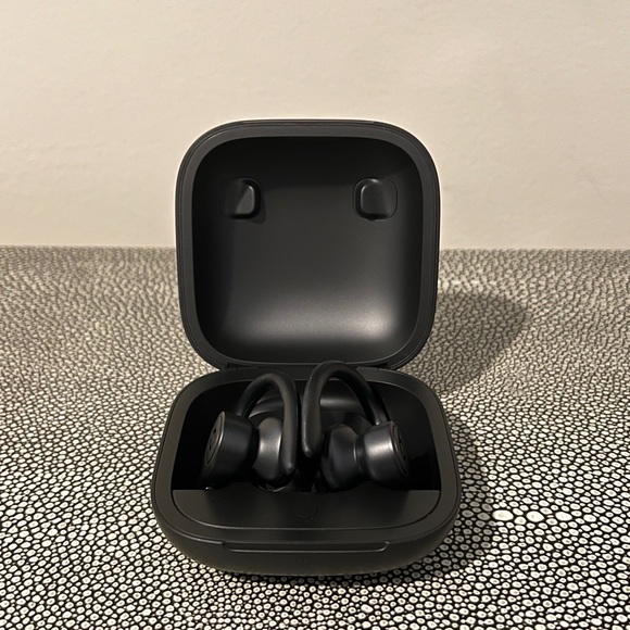 Powerbeats Pro - Black - Picture 1 of 5